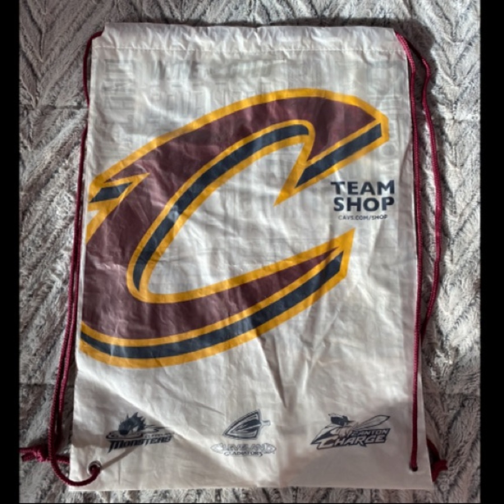 Cleveland Cavaliers NBA Drawstring Bag - Picture 2 of 2